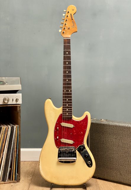 Fender Mustang, photo 1