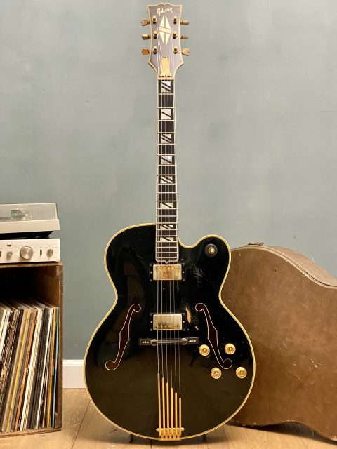 Gibson Super V, photo 1