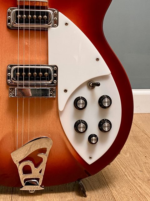 Rickenbacker 330, photo 7
