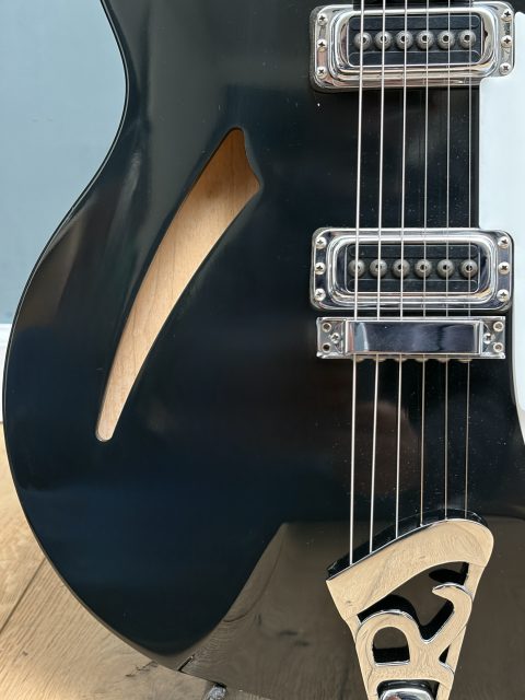 Rickenbacker 330, photo 10